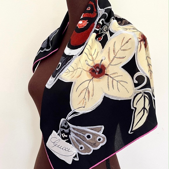 New Gucci Logo Kris Knight Butterfly Flora Black Silk Scarf with Gucci Gift Box - Picture 6 of 14